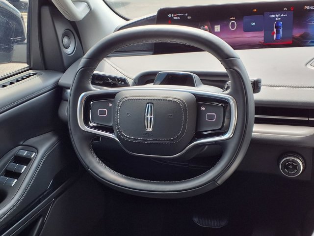 New 2026 Lincoln Navigator Premiere AWD/4WD image 10