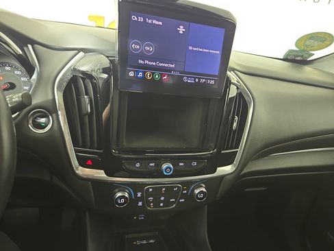 Used 2022 Chevrolet Traverse RS AWD/4WD image 26