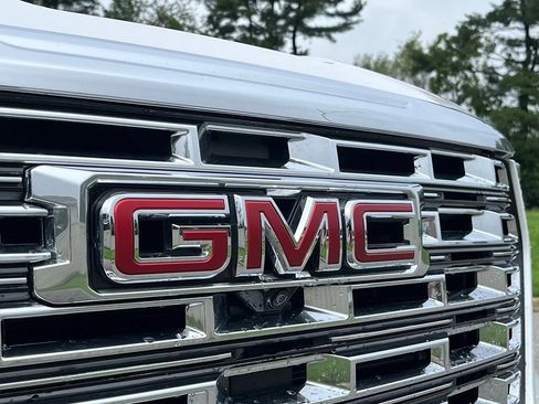 Used 2025 GMC Acadia Denali w/ Super Cruise Package AWD/4WD image 11