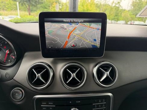 Used 2020 Mercedes-Benz GLA 250 4MATIC image 31