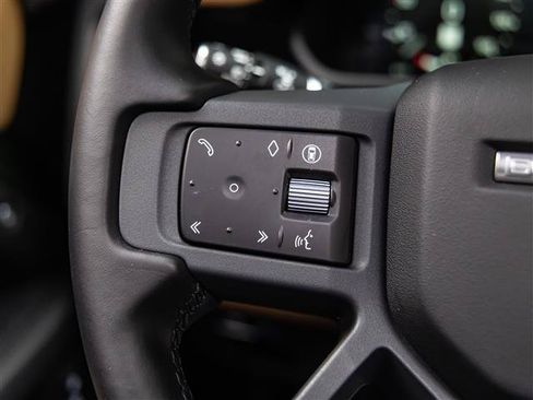 Used 2026 Land Rover Defender 110 X-Dynamic SE AWD/4WD image 21
