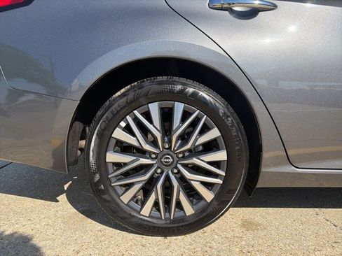 Used 2025 Nissan Altima 2.5 SV image 29