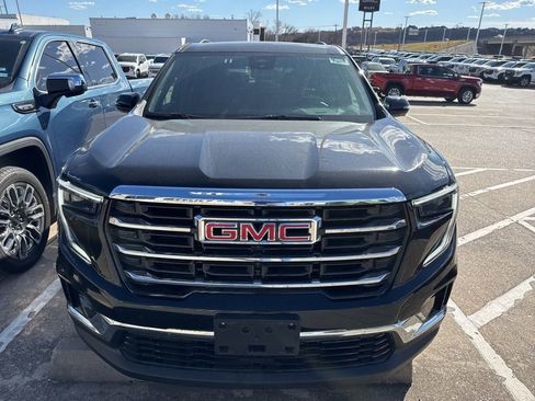 Used 2025 GMC Acadia Elevation image 2