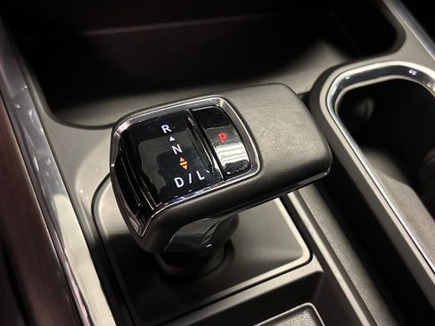 Used 2024 GMC Sierra 1500 SLT w/ SLT Convenience Package image 44