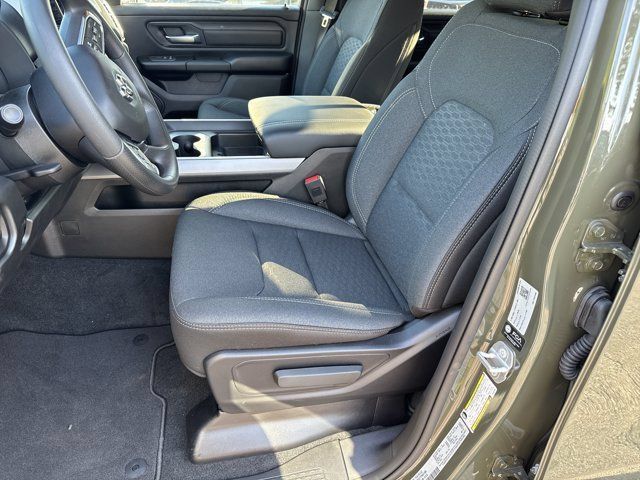 New 2026 RAM 1500 Express AWD/4WD image 9