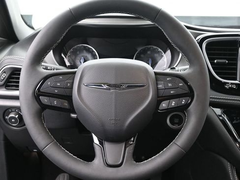 Used 2023 Chrysler Pacifica Limited w/ S Appearance Package image 28