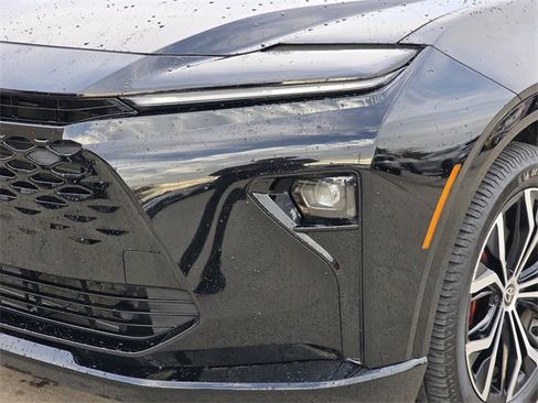 Used 2025 Toyota Crown Signia image 6