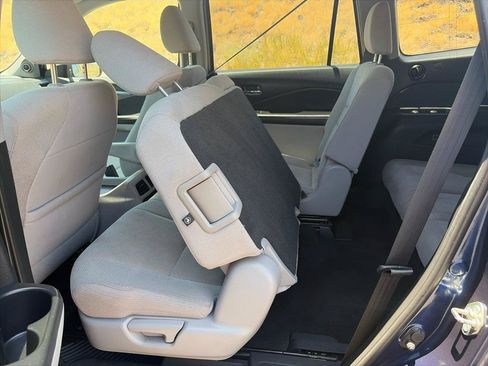 Used 2017 Honda Pilot EX image 29