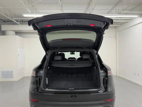 Used 2022 Porsche Cayenne AWD/4WD image 39