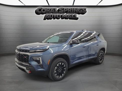Used 2025 Chevrolet Traverse Z71 w/ Enhanced Driving Package AWD/4WD image 3