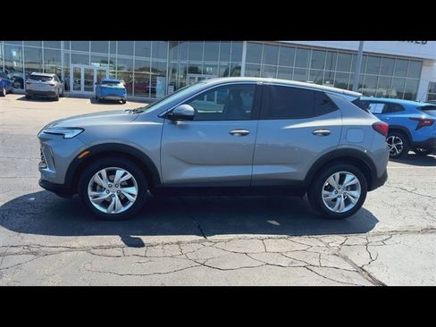Certified 2024 Buick Encore GX Preferred w/ Comfort Package FWD image 5