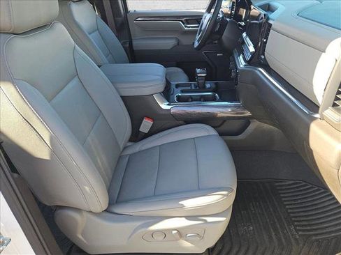 Used 2025 Chevrolet Silverado 1500 LTZ w/ LTZ Premium Package image 27