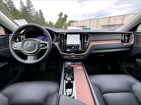Used 2024 Volvo XC60 T8 Plus w/ Protection Package Premier AWD/4WD image 18