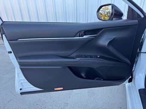 Used 2021 Toyota Camry XSE image 38