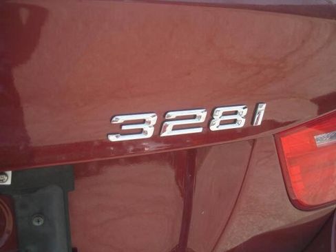 Used 2011 BMW 328i xDrive 328i xDrive AWD 4dr Sedan image 9