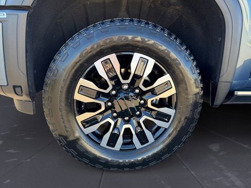 Used 2025 GMC Sierra 2500 Denali Ultimate image 17