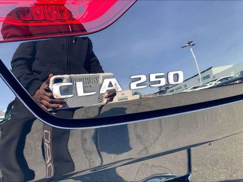 Used 2020 Mercedes-Benz CLA 250 4MATIC image 8