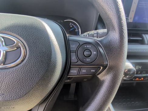 Used 2025 Toyota RAV4 XLE AWD/4WD image 14