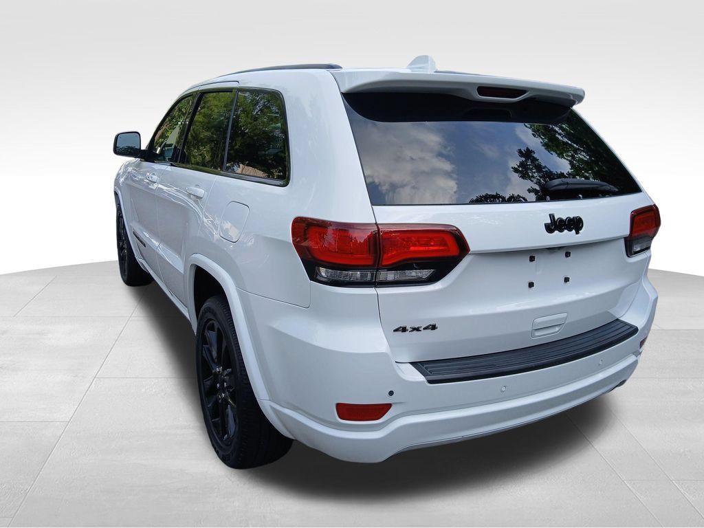 Used 2020 Jeep Grand Cherokee Altitude AWD/4WD image 8