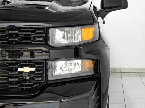 Used 2019 Chevrolet Silverado 1500 Custom w/ Custom Value Package image 43