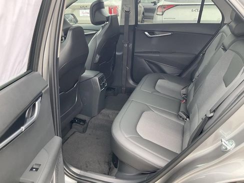 Certified 2025 Kia Niro EX Touring image 22