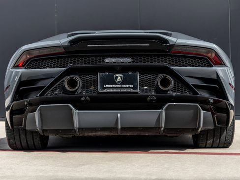 Used 2021 Lamborghini Huracan EVO image 7