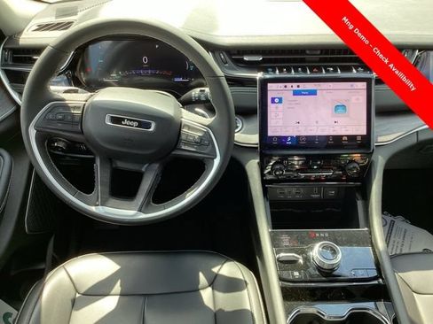 Used 2023 Jeep Grand Cherokee 4WD 4xe image 9