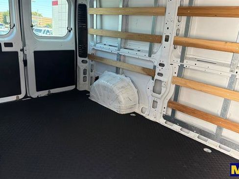 Used 2025 RAM ProMaster 2500 w/ U-Haul Equipment Group FWD image 18