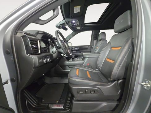 Used 2023 GMC Sierra 1500 AT4 w/ Technology Package AWD/4WD image 10