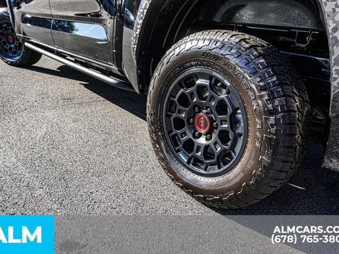 Used 2025 Toyota Tundra Limited AWD/4WD image 16