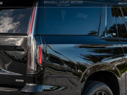 Used 2023 Cadillac Escalade ESV Luxury image 47