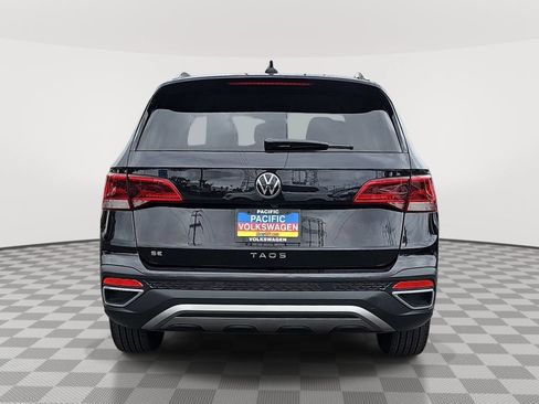 Used 2022 Volkswagen Taos SE FWD image 6