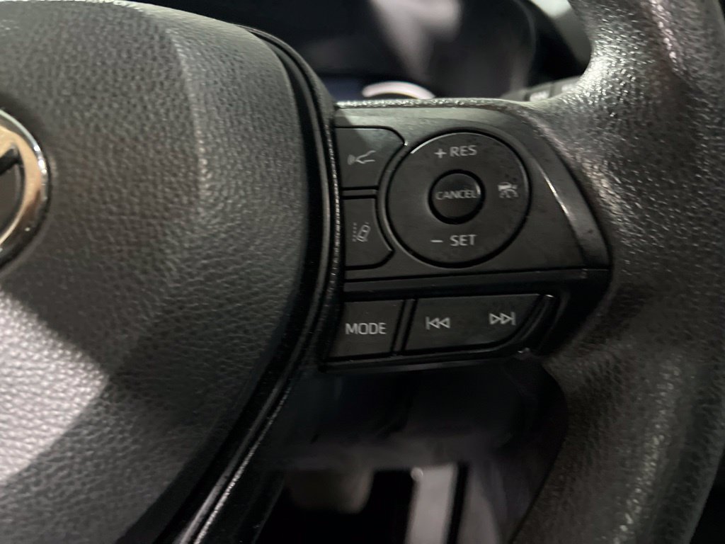 Used 2025 Toyota RAV4 XLE AWD/4WD image 25