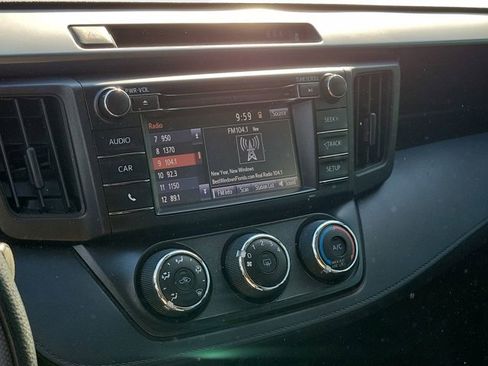 Used 2018 Toyota RAV4 LE image 24