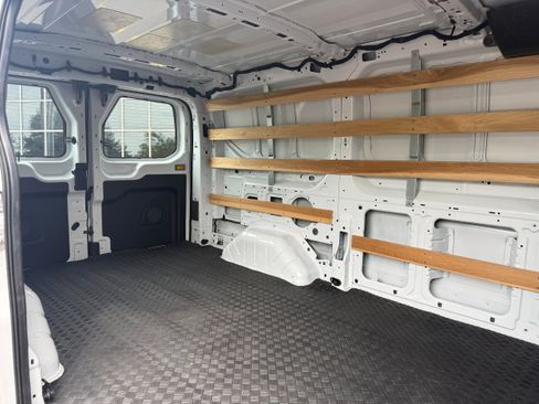 Used 2024 Ford Transit 250 Low Roof w/ Exterior Upgrade Package RWD image 9