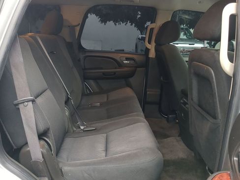 Used 2011 GMC Yukon SLE image 27