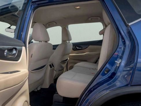 Used 2017 Nissan Rogue S image 33