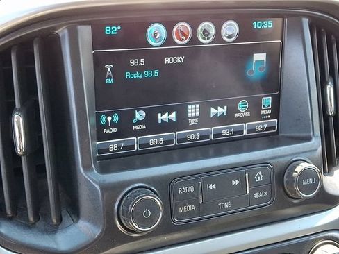 Used 2017 Chevrolet Colorado LT AWD/4WD image 3