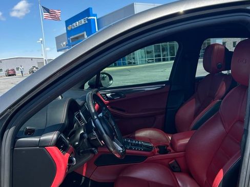 Used 2017 Porsche Macan GTS AWD/4WD image 27