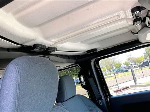 Used 2025 Jeep Wrangler Unlimited Sport AWD/4WD image 19