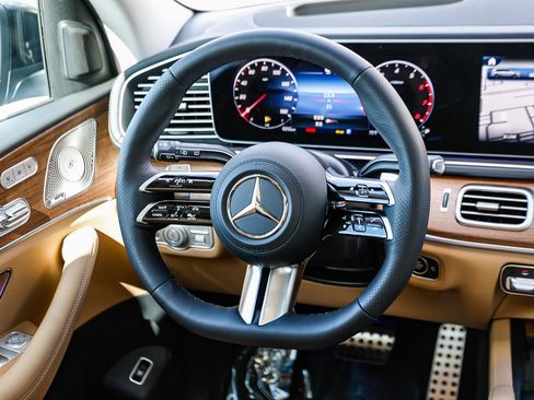 New 2026 Mercedes-Benz GLS 450 4MATIC image 13