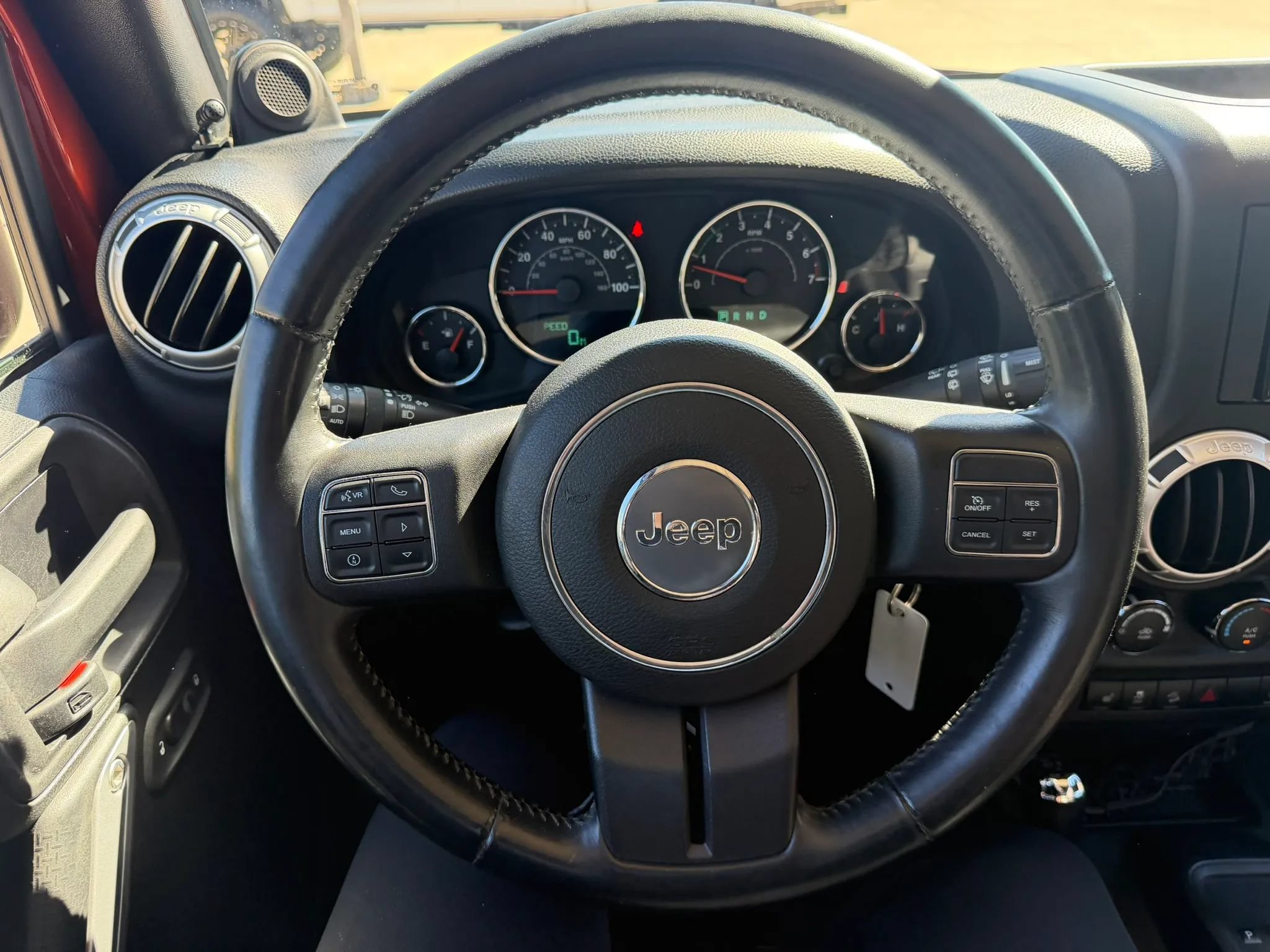 Used 2014 Jeep Wrangler Unlimited Sahara w/ Connectivity Group AWD/4WD image 18