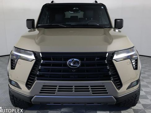 Used 2026 Lexus GX 550 AWD/4WD image 2