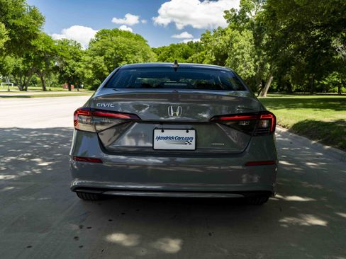Certified 2025 Honda Civic Sport Touring image 8