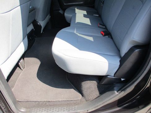 Used 2015 RAM 2500 Tradesman w/ Chrome Appearance Group image 35