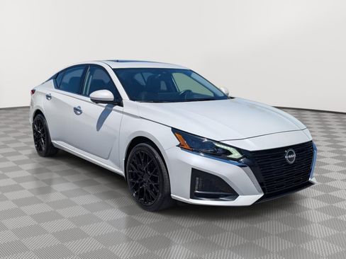 Used 2023 Nissan Altima 2.5 SL AWD/4WD image 7