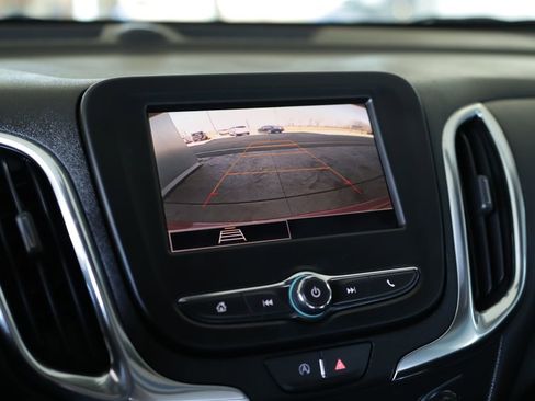 Used 2024 Chevrolet Equinox LT image 14