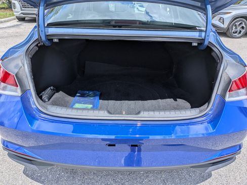 Used 2022 Hyundai Elantra SEL FWD image 13