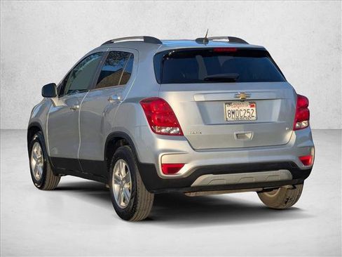 Used 2019 Chevrolet Trax LT w/ LT Convenience Package image 8