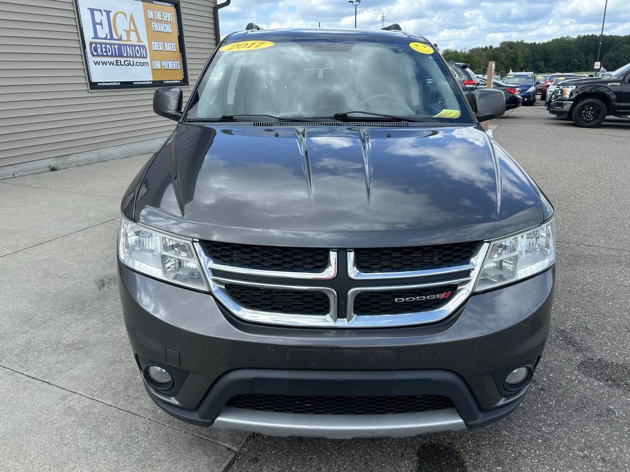 Used 2017 Dodge Journey SXT w/ Comfort/Convenience Group AWD/4WD image 2